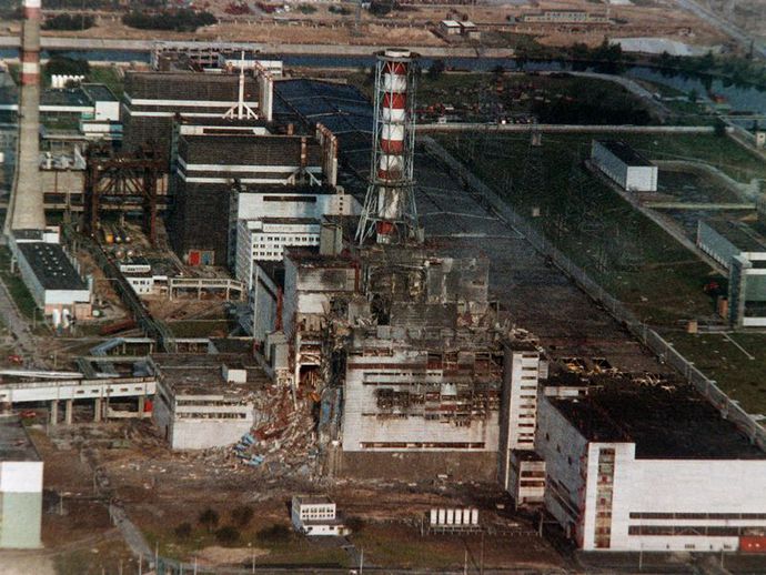 Luftaufnahme des zerstörten Reaktorblocks 4 des Atomkraftwerks Tschernobyl