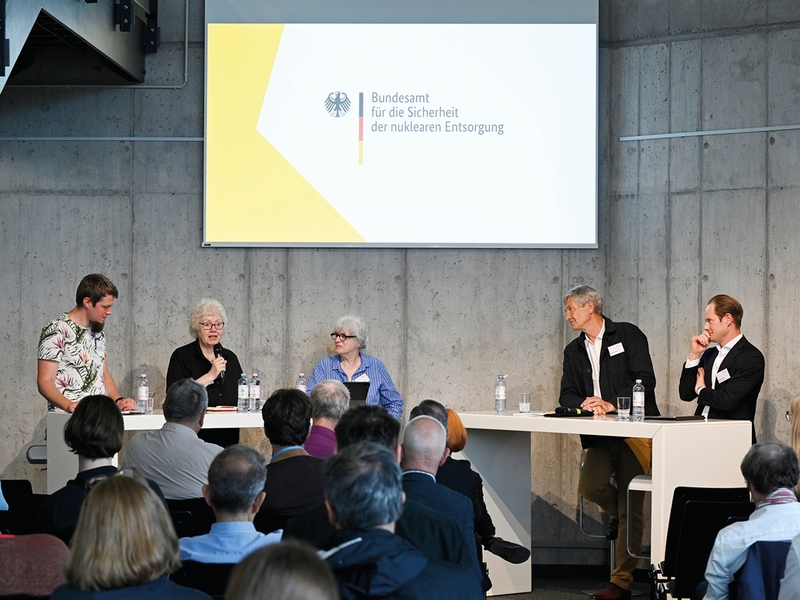 Tom Lichtenthäler, Ulrike Wendland, Wolfram König, Steffen Kanitz beantworteten Fragen aus dem Publikum (© BASE) Tom Lichtenthäler, Ulrike Wendland, Wolfram König, Steffen Kanitz beantworteten Fragen aus dem Publikum